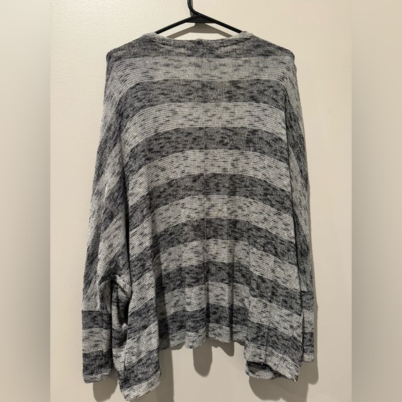 Decree M Gray Striped Cardigan Sweater - Picture 2 of 6